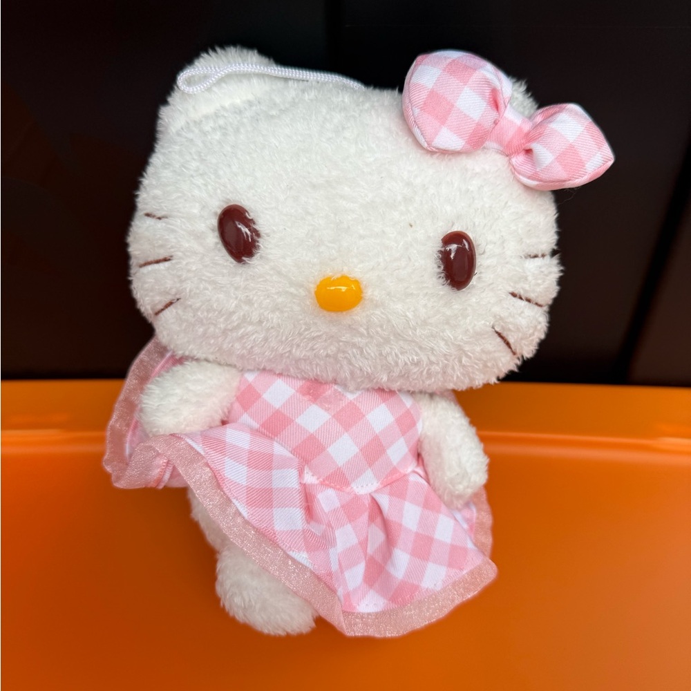 Cute 7” Hello Kitty plush